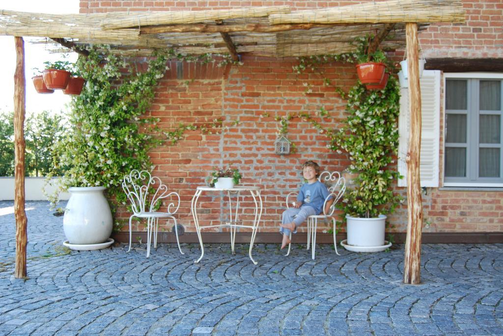 Bed and Breakfast Casale Osvalda à Alfiano Natta Extérieur photo